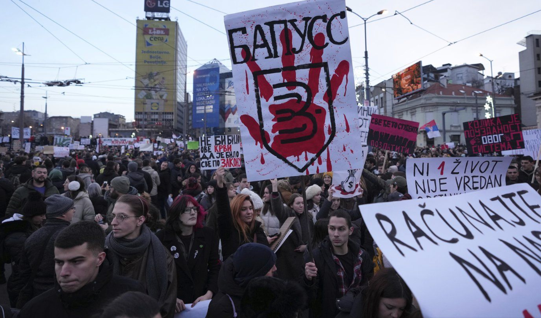 Thousands stream into Belgrade square to protest against populist Serbian president