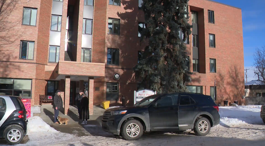 Residents frustrated over broken elevator at Edmonton seniors housing complex