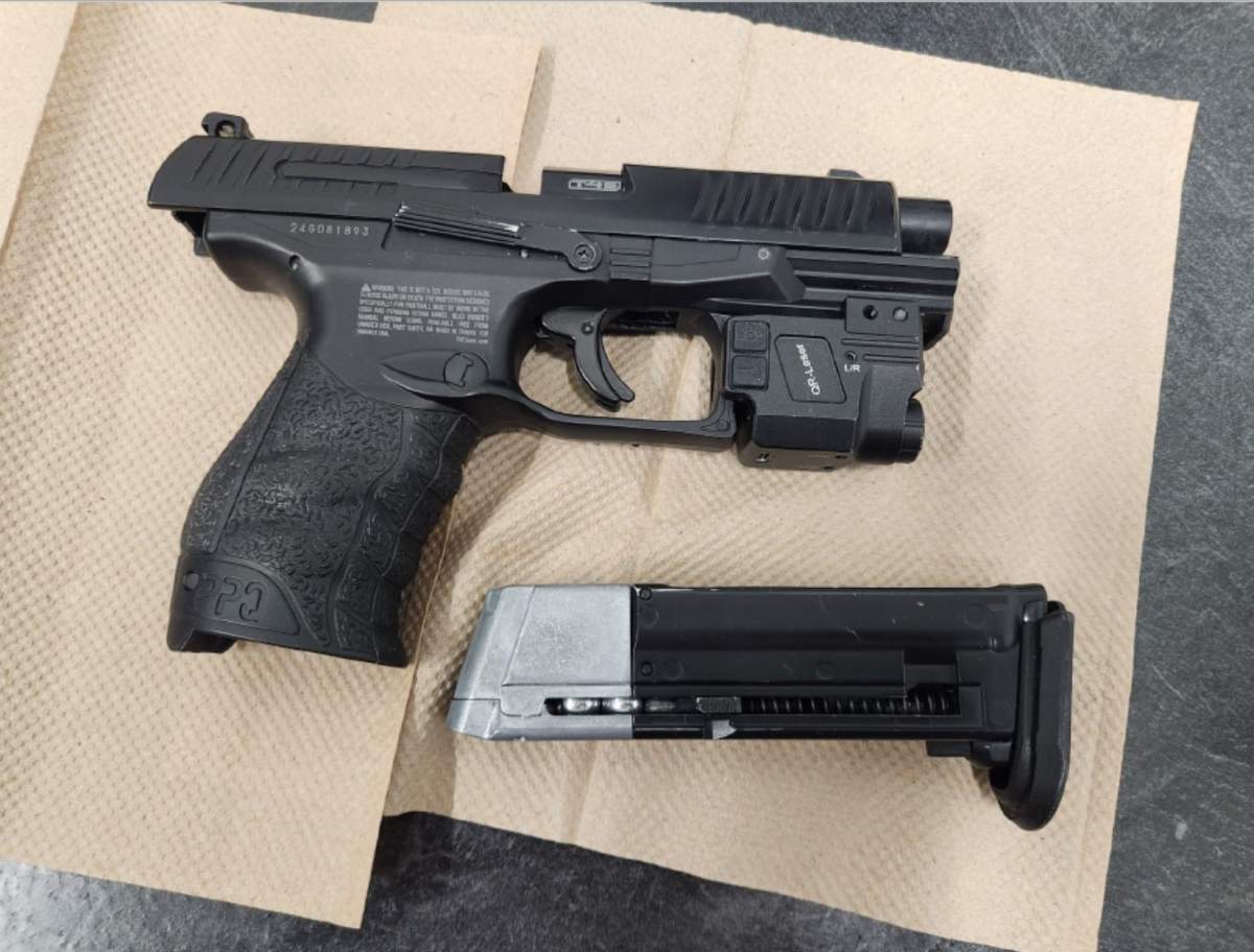 A replica firearm used to shoot an officer in Gimli.