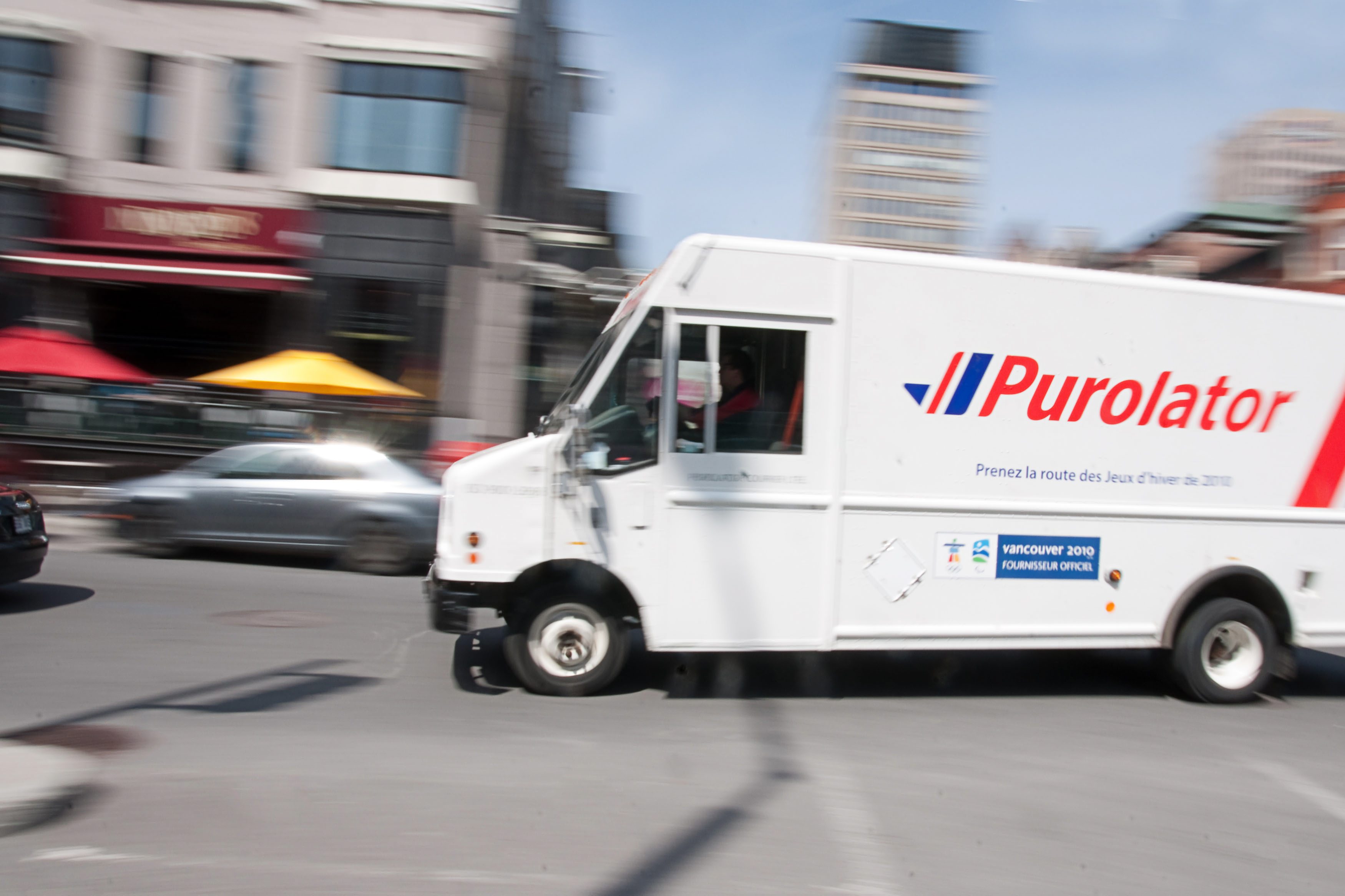 Purolator, UPS pause shipments amid backlog from Canada Post strike