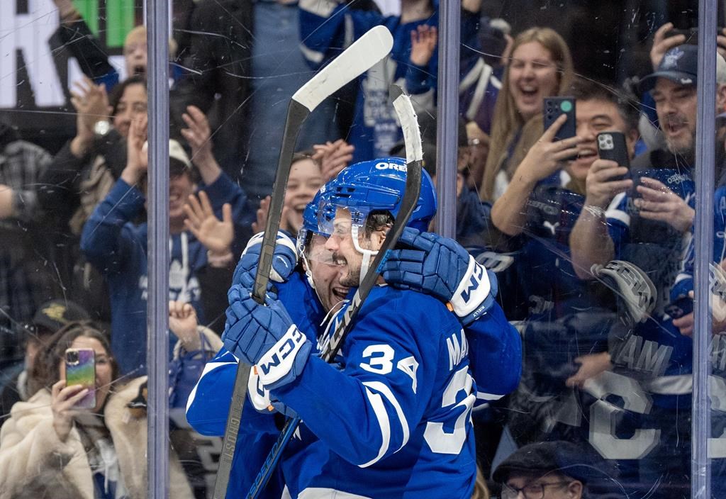 Maple Leafs loses McCabe in OT win over Flyers