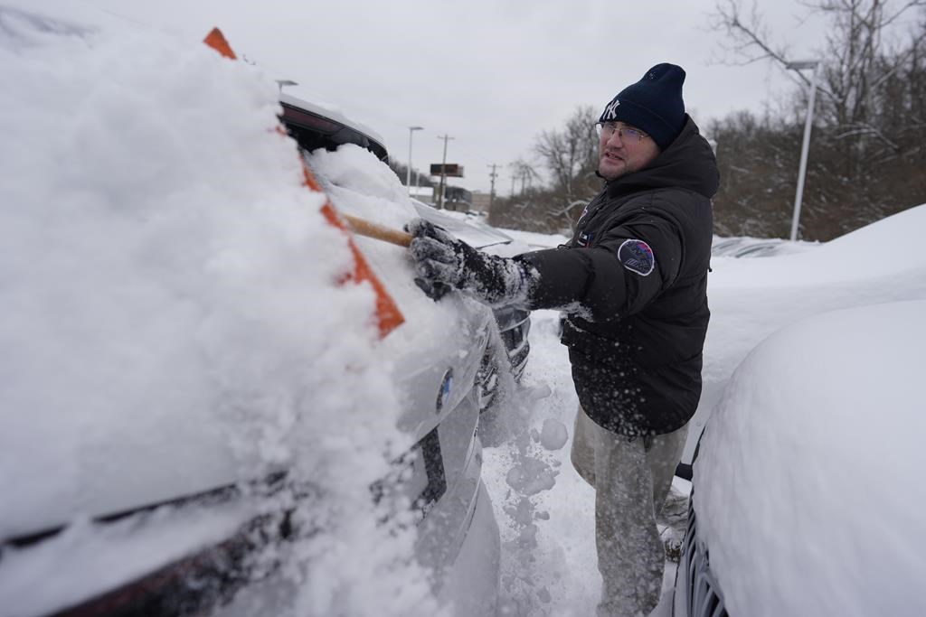 Burst of heavy snow set to strike parts of Ontario as cold front moves in