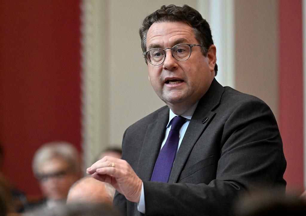 Quebec could extend religious symbols ban to school staff other than teachers