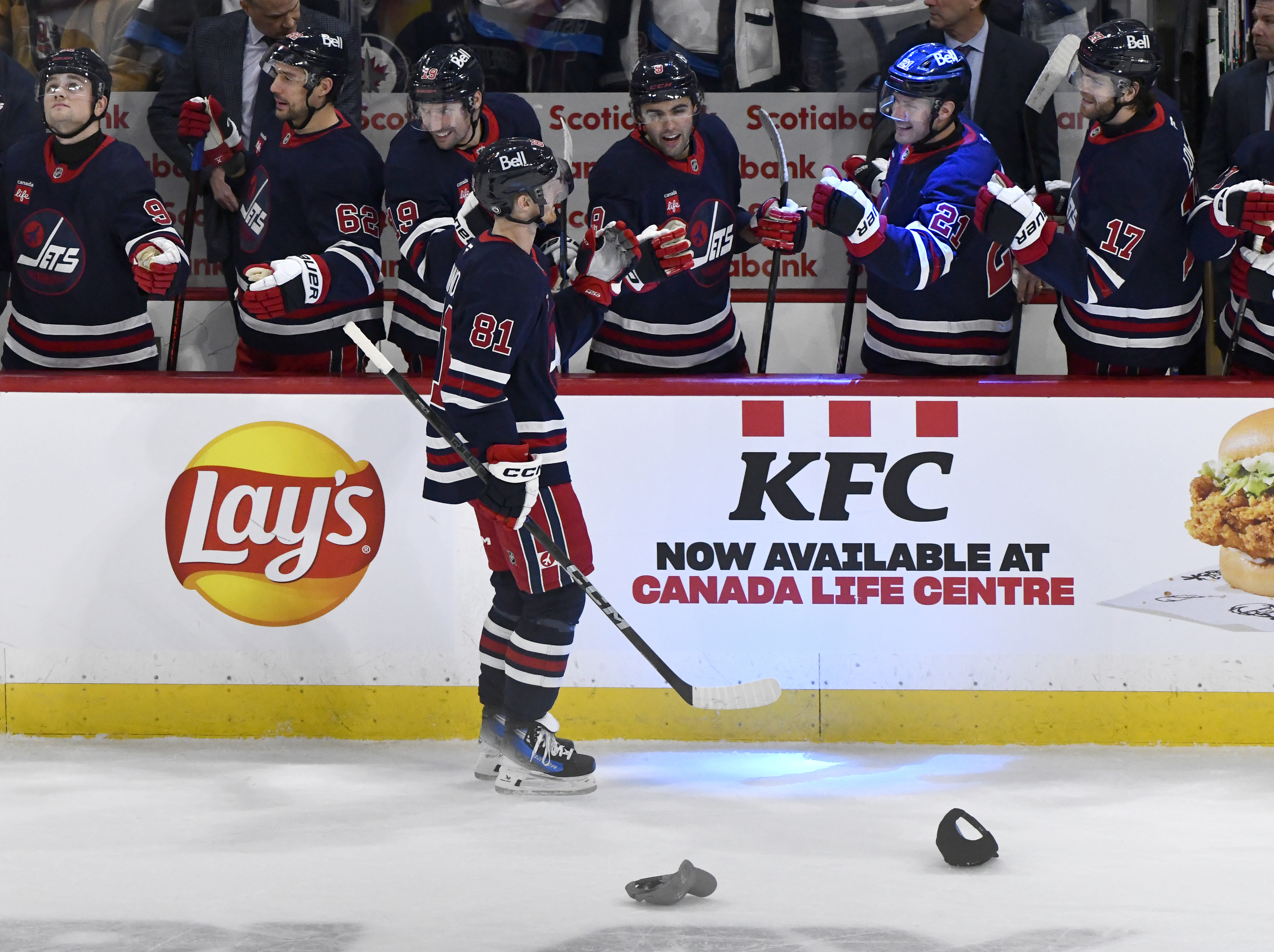 Connor nets first period hat-trick as Winnipeg Jets demolish Canucks 6-1