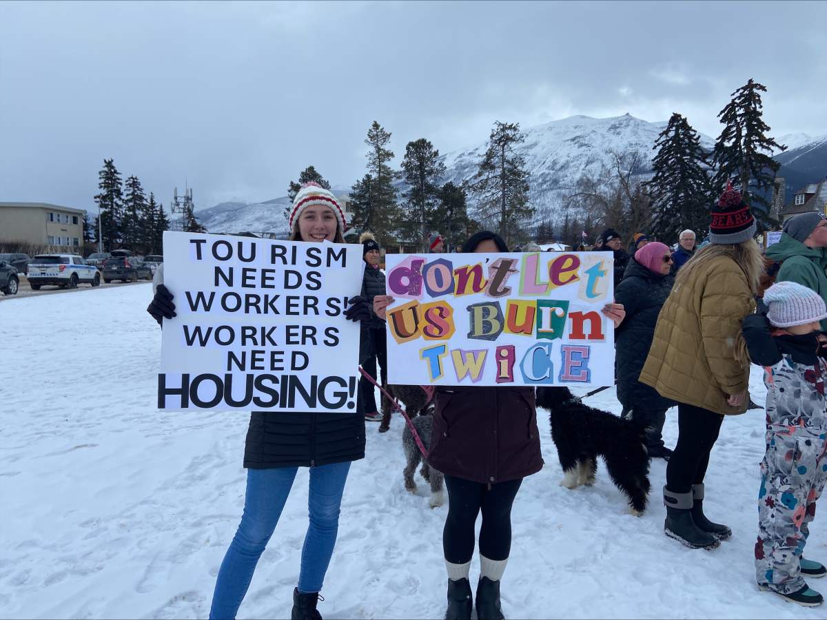‘I’m homeless’: Jasper residents rally for housing as government negotiations stall - image