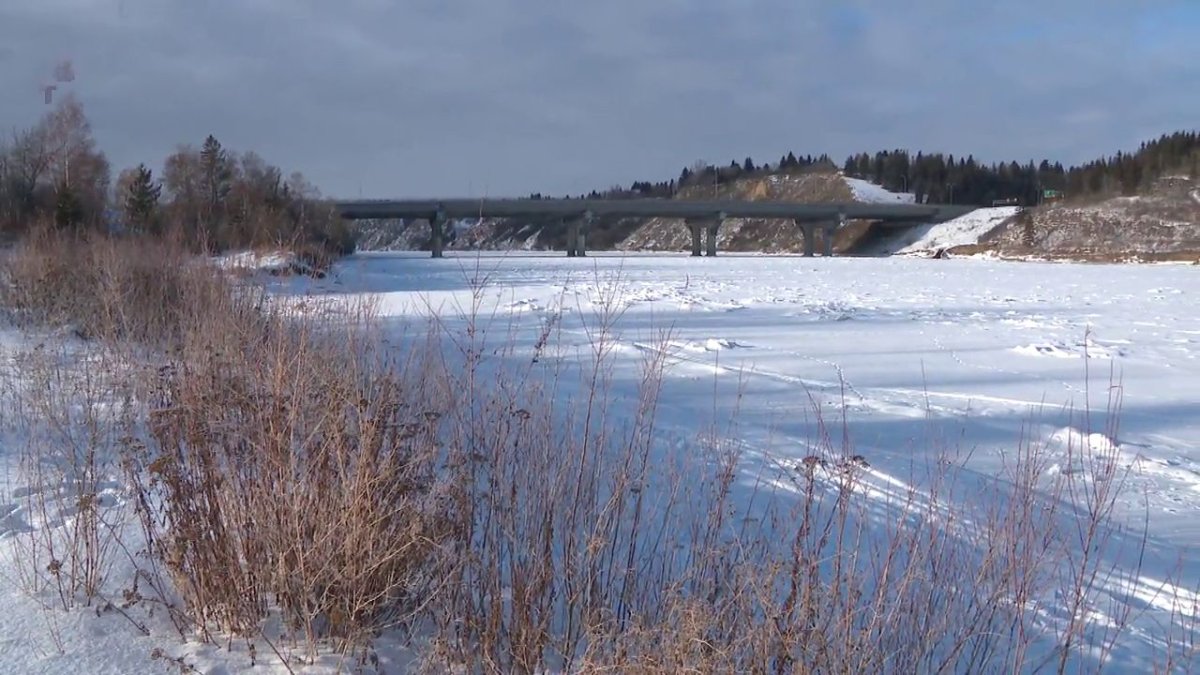 A view of Edmonton's Quesnell Bridge on the North Saskatchewan River on Jan. 3, 2024.