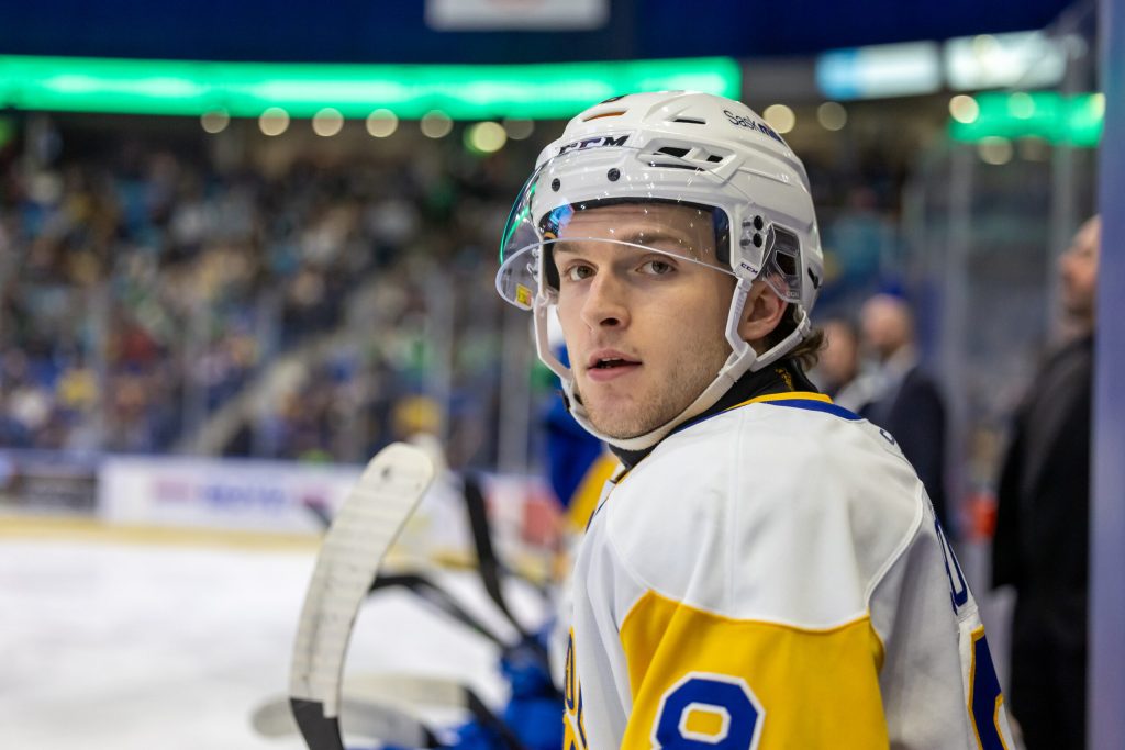 Saskatoon Blades trade 5th-year sniper Lisowsky to Victoria for Scott, draft picks