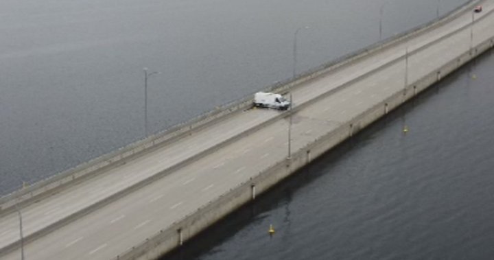 планини в Келовна Б С да каже че 61 годишен мъж е