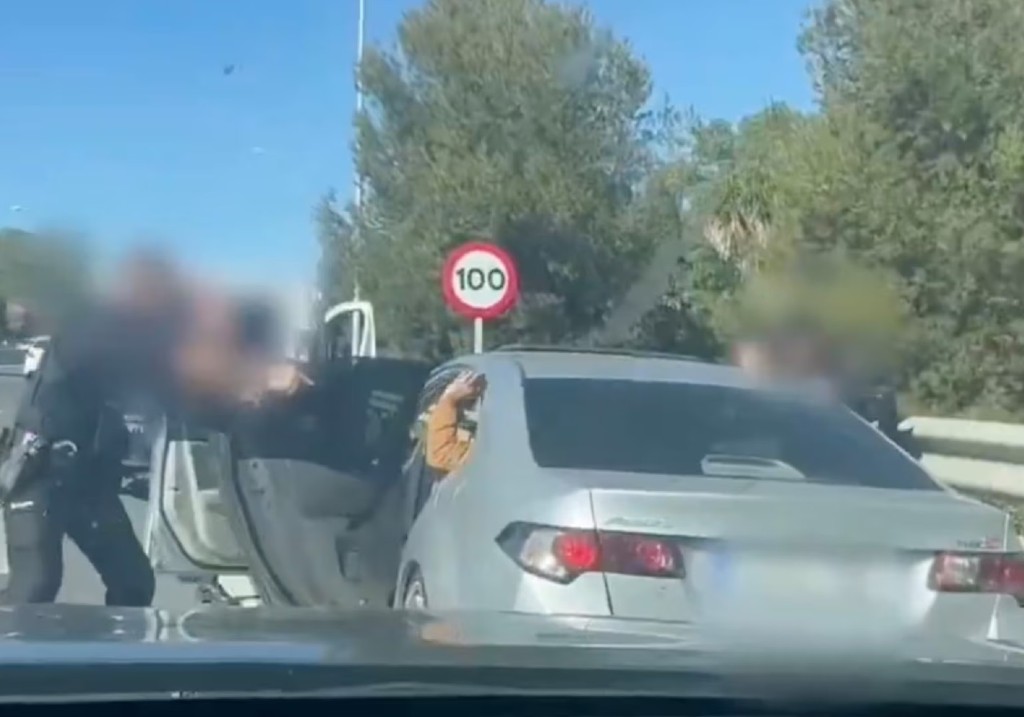 Police freed a man who had been kidnapped in Sabinillas, Málaga and his four kidnappers have been arrested.