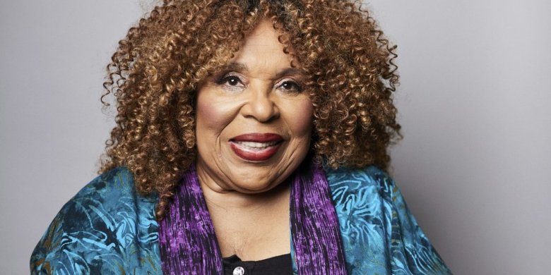 Roberta Flack, Grammy-winning singer of 'Killing Me Softly,' dies at 88