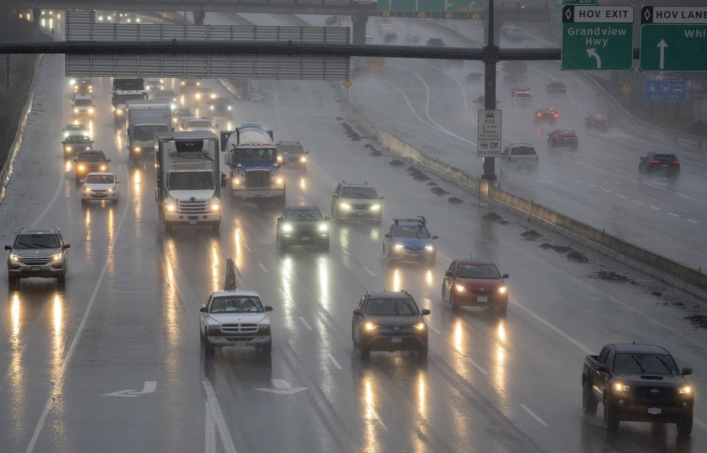 Атмосферна река ще пристигне на южното крайбрежие на Б К във