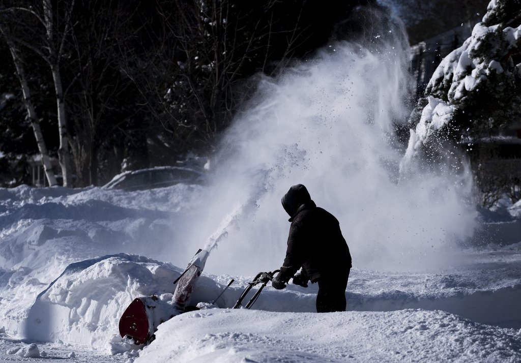 Toronto storm: Snow cleanup underway as city gets hit hard, parking ban enforced