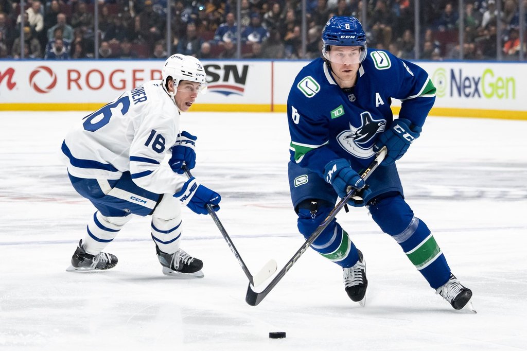 Canucks edge Leafs 2-1 on Boeser power-play goal