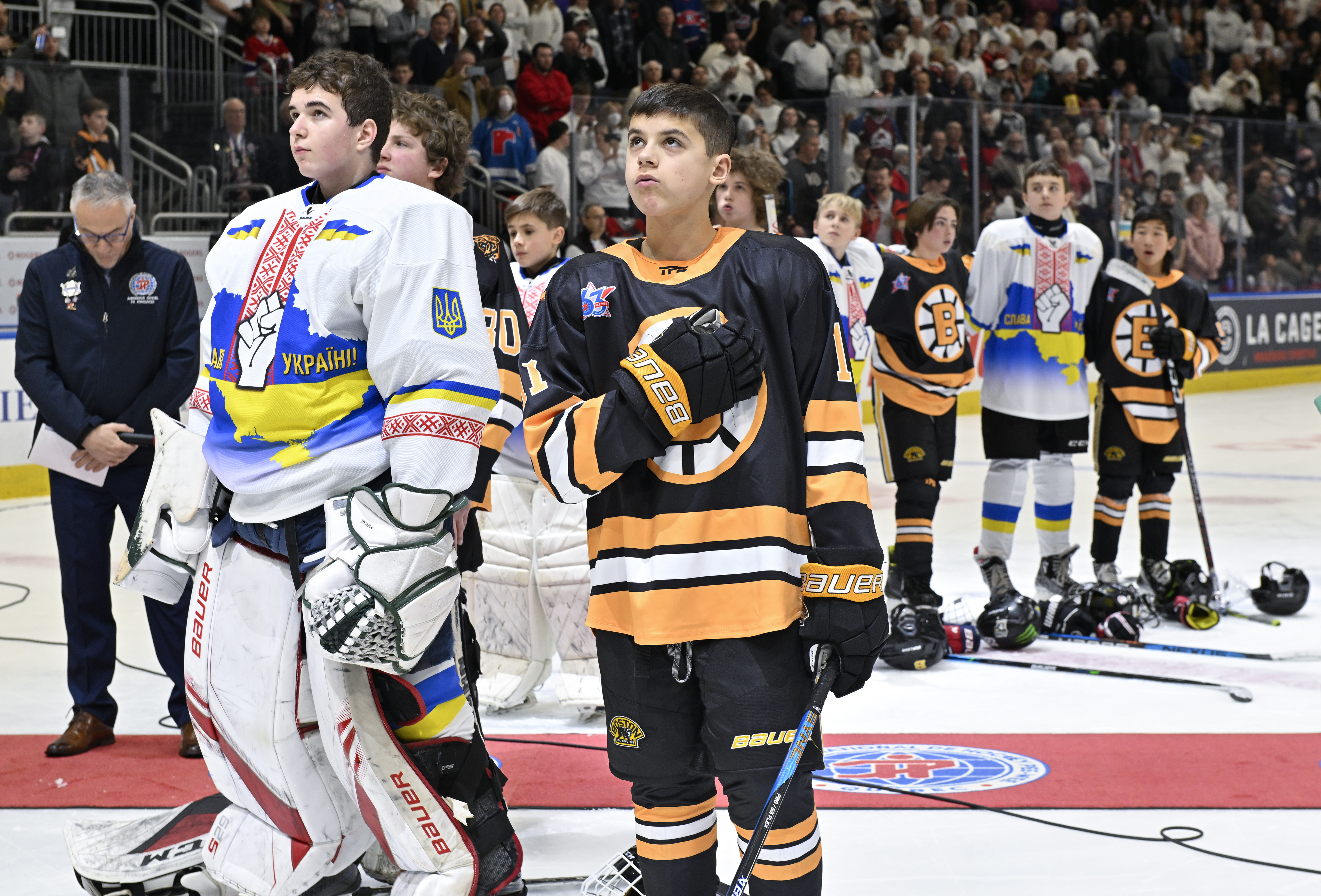 Don’t take out anger at Trump by booing U.S. peewee hockey players: Quebec officials