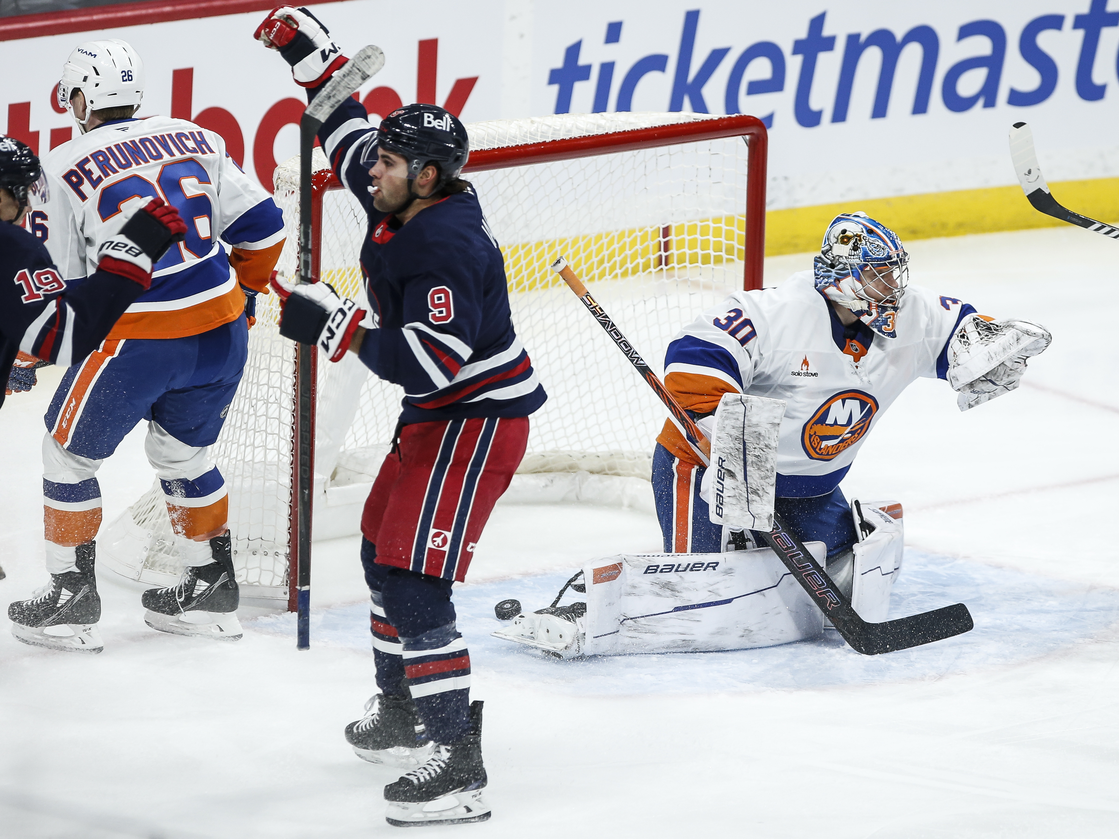 Jets top Islanders 4-3 for eighth straight win heading into break – Winnipeg | Globalnews.ca