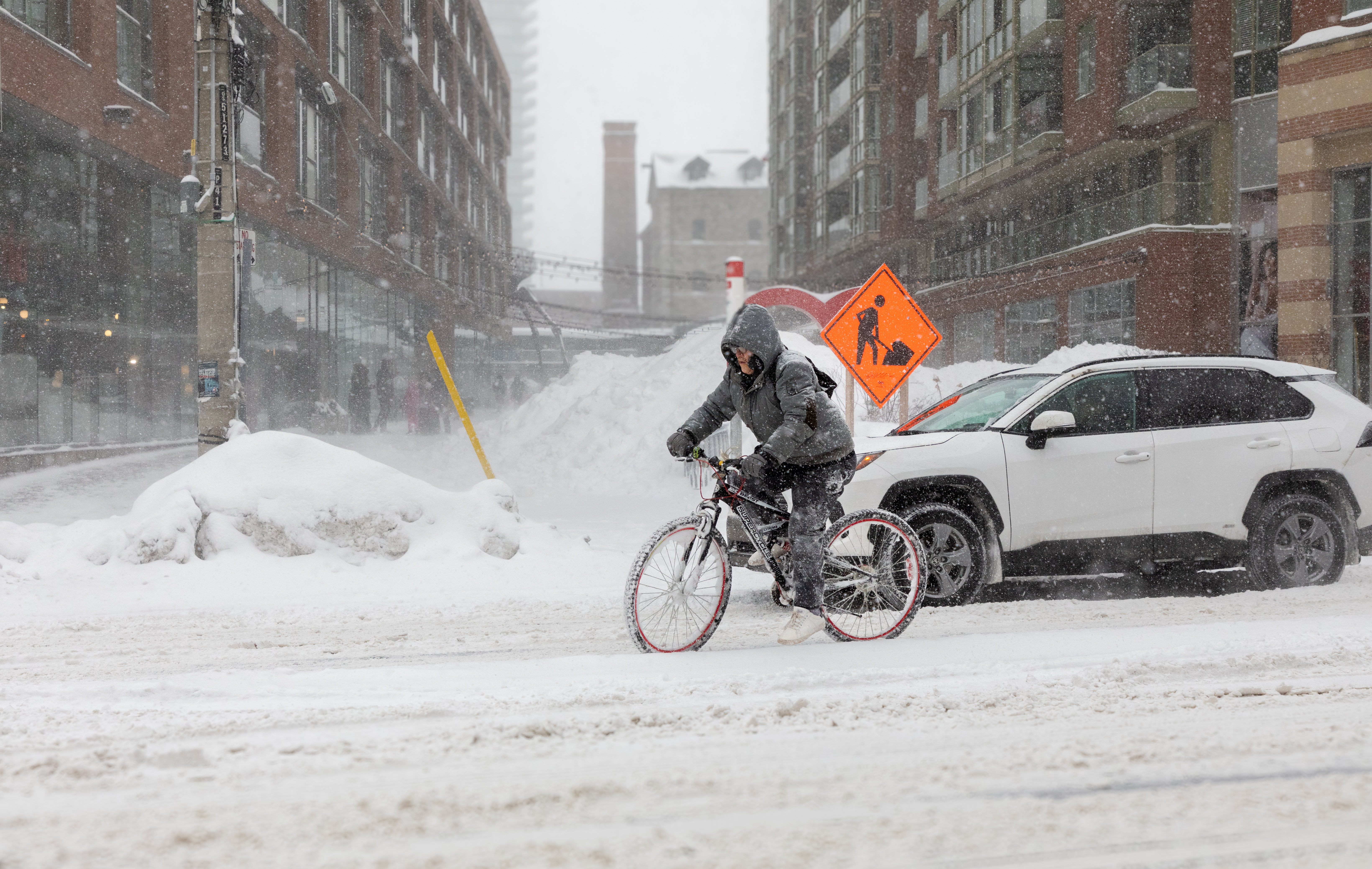 More snow on the way for Ontario as crews work to clear consecutive storms