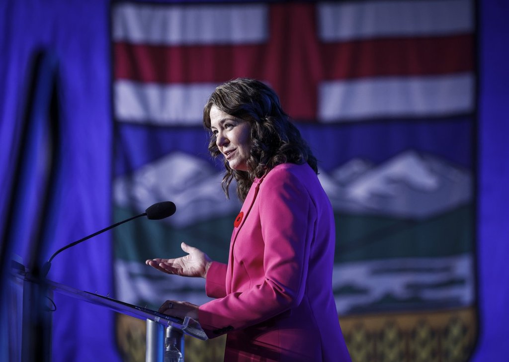 Premier Danielle Smith to greet world leaders arriving in Alberta for G7