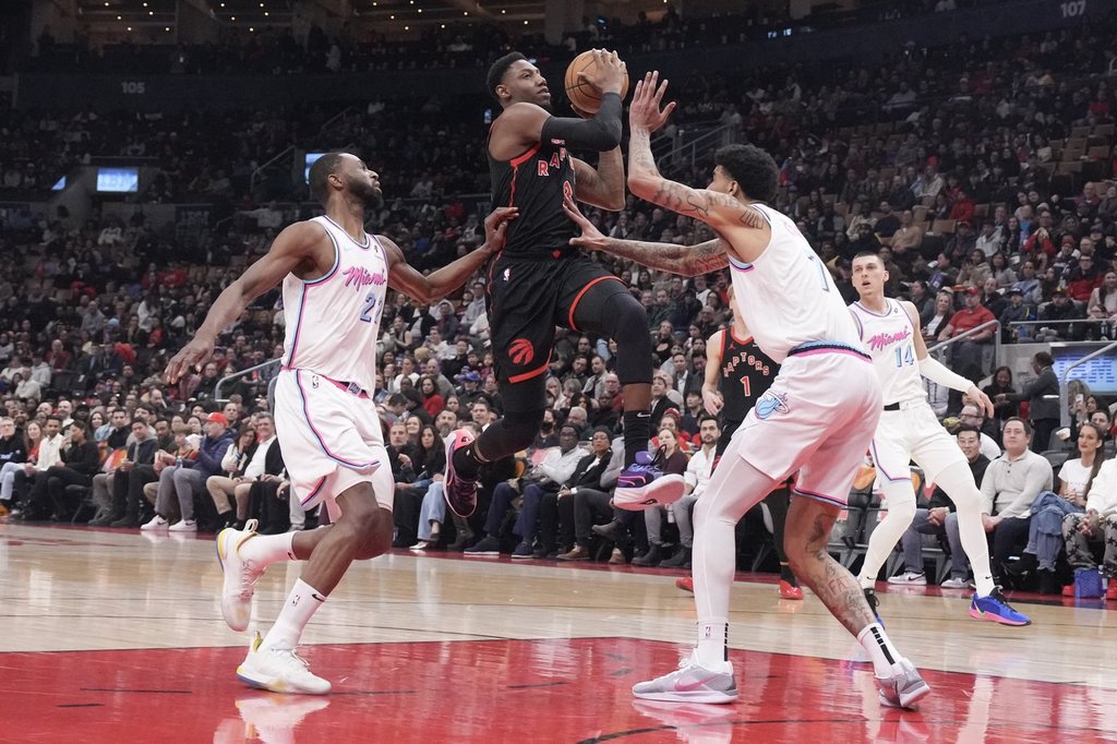 Slow start, no Poeltl costs Raptors