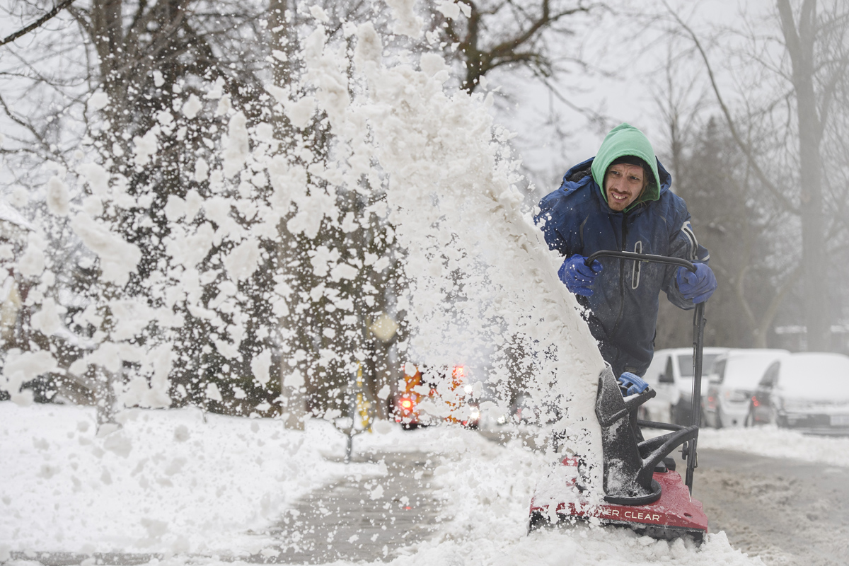 Constant wintry weather has Ontario snow contractors scrambling for salt