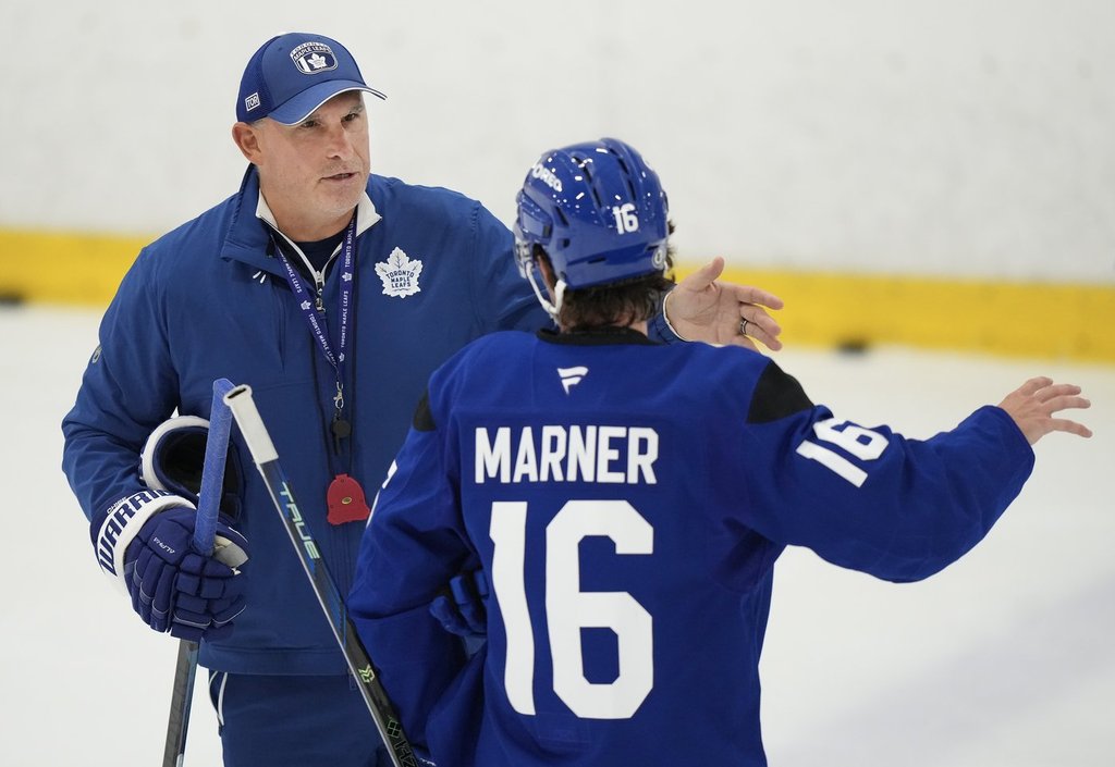 Leafs not worried about Marner after trade talk