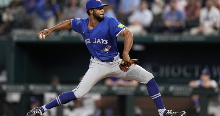Blue Jays sign right-hander Tate to one-year deal