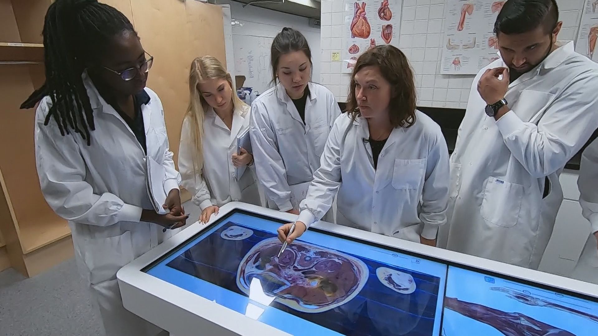 Университетът Симон Фрейзър на Британската Колумбия предприема първа стъпка която