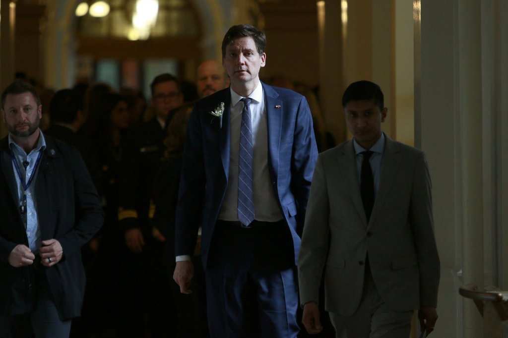 B C Правителството държи кметството в петък за да се справи