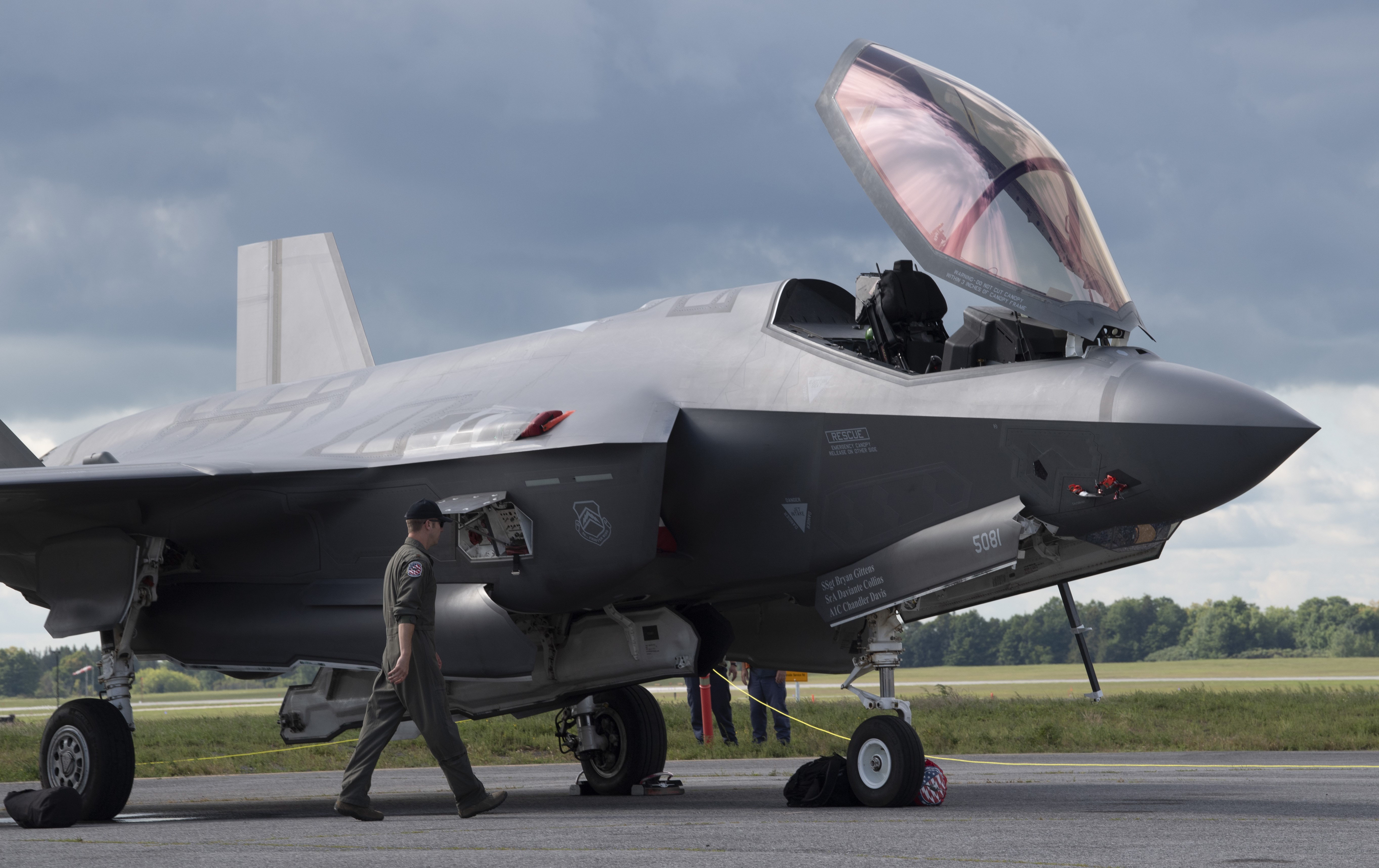 Carney orders review of U.S. fighter jet purchase amid trade tensions