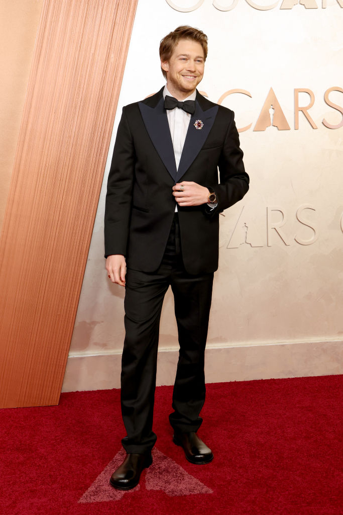 Joe Alwyn attends the 97th Annual Oscars at Dolby Theatre on March 02, 2025 in Hollywood, California.