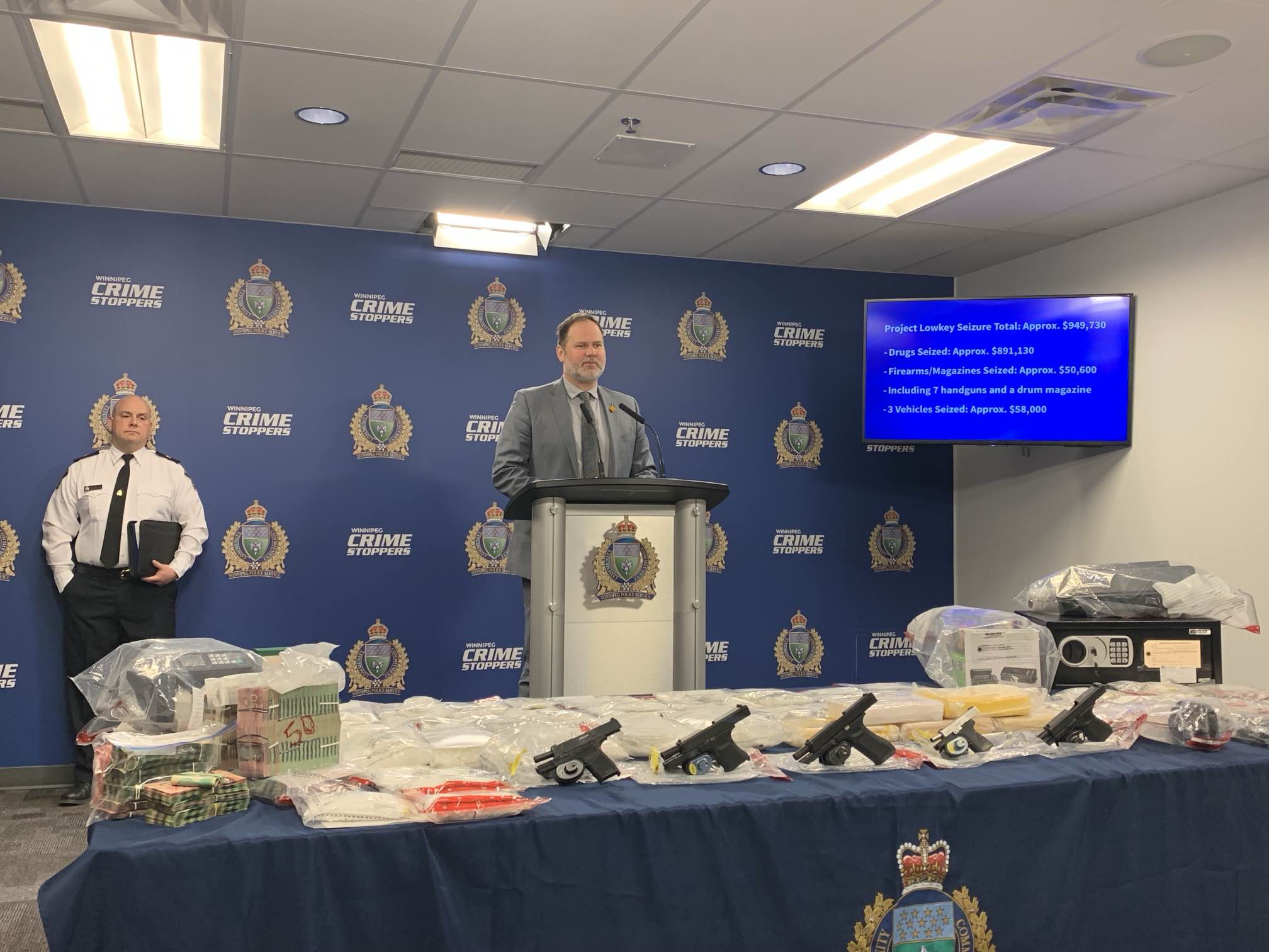 Полицията на Уинипег твърдят че девет души трима от Манитоба са арестувани