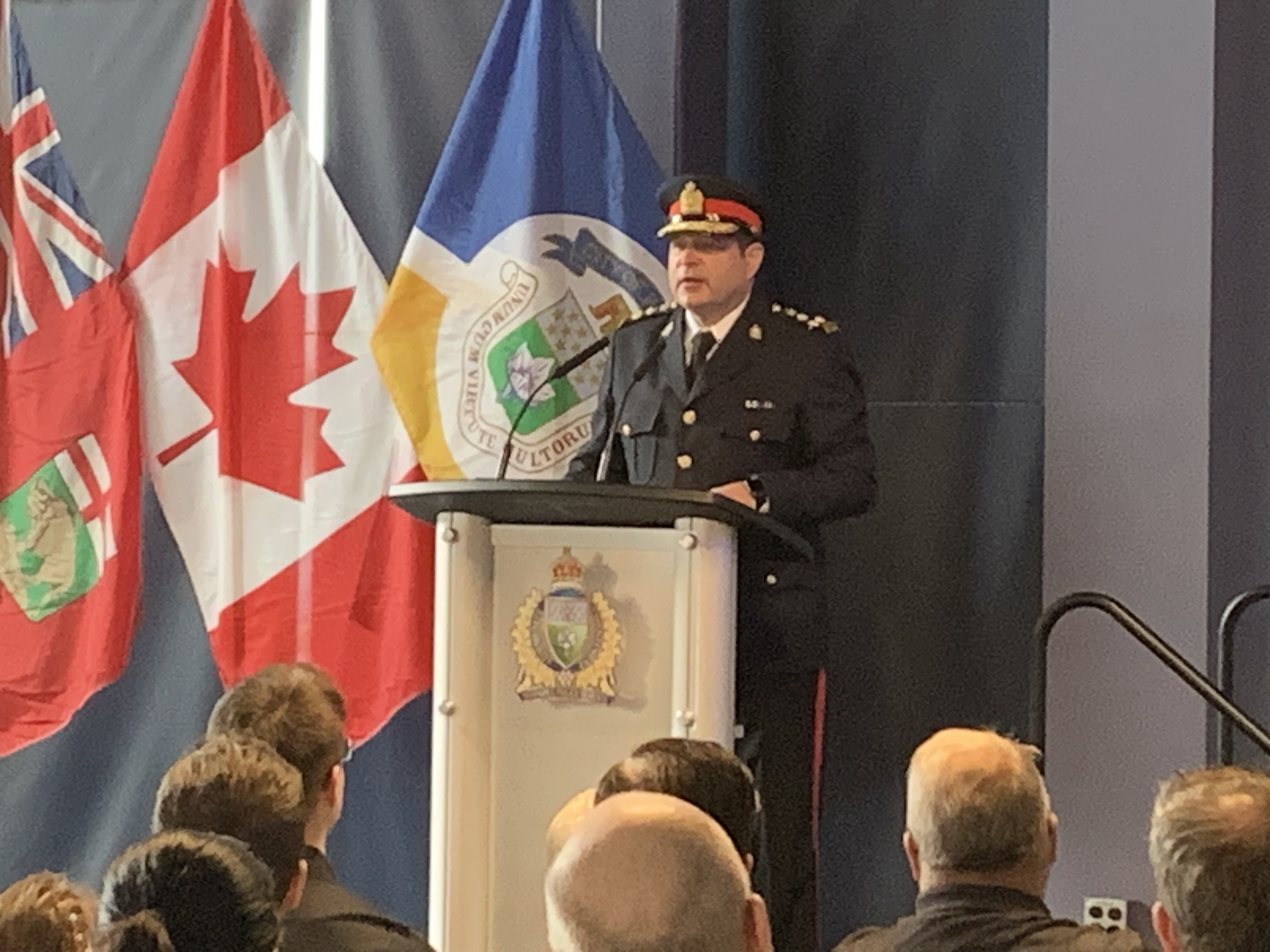 Новият началник на полицейската служба на Уинипег официално е на