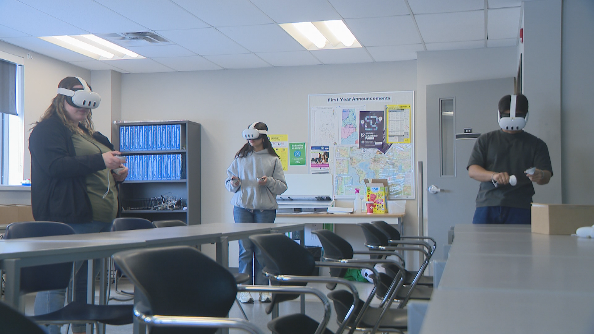 A Sask. Polytech student using the mining VR.