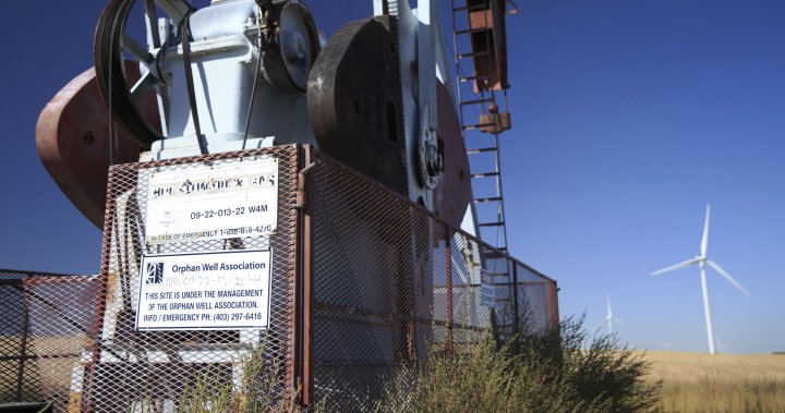 Премиерът на Алберта Даниел Смит казва alt style