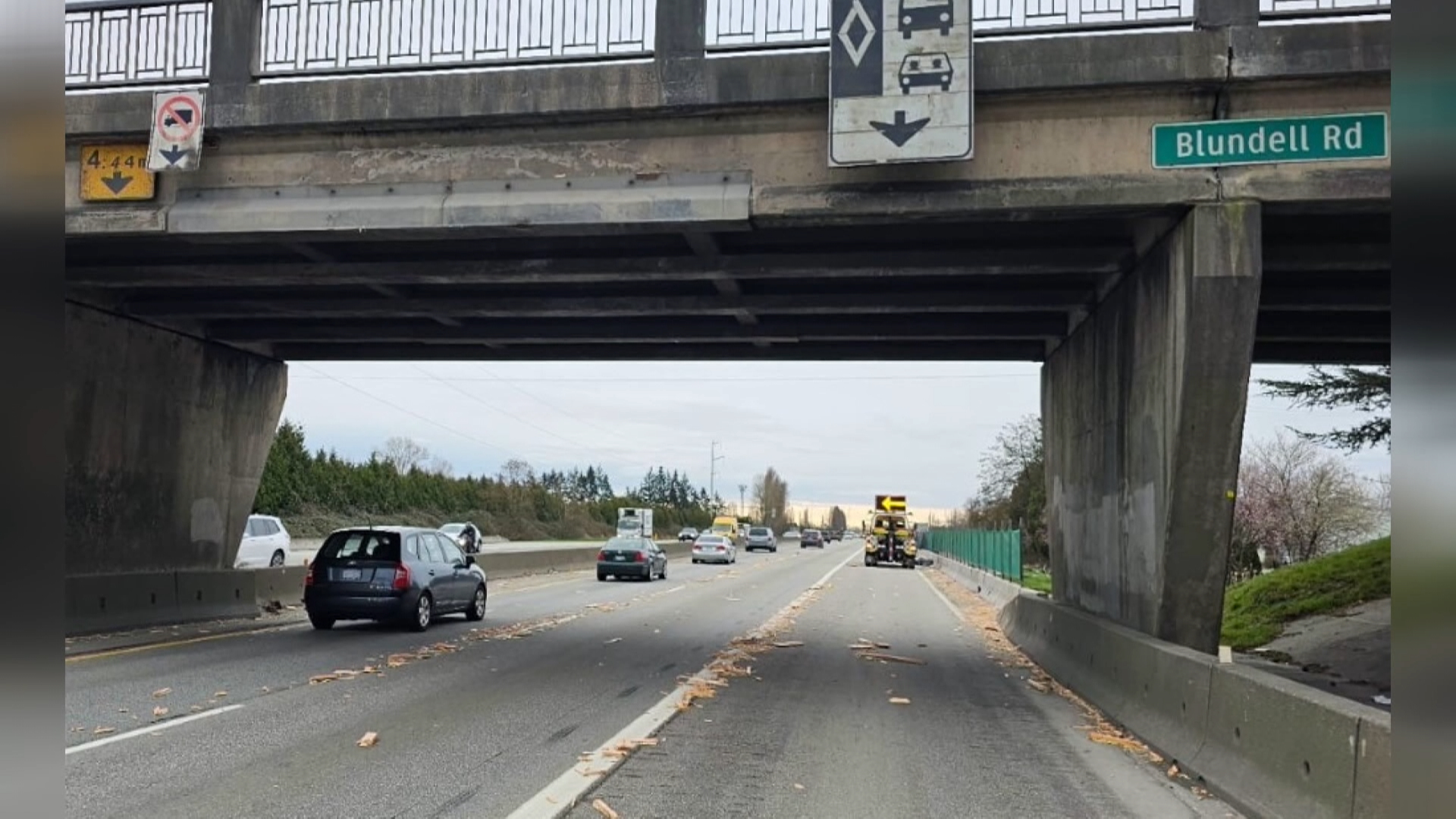 Магистралният патрул на Британската Колумбия казва че друг търговски камион