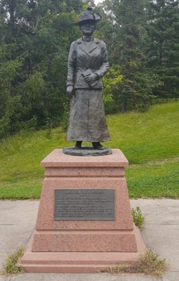 A statue of women's rights trailblazer Emily Murphy remains missing after being stolen from an Edmonton park last week and police have issued a new appeal for anyone with information about the theft to come forward.