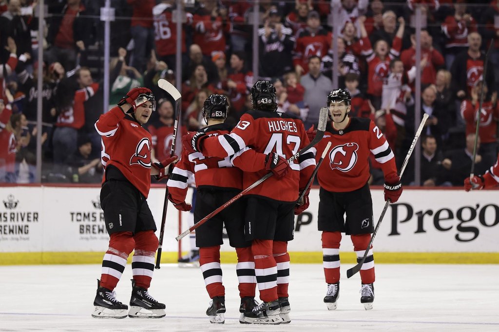 Йеспър Брат имаше гол и две асистенции за втория си