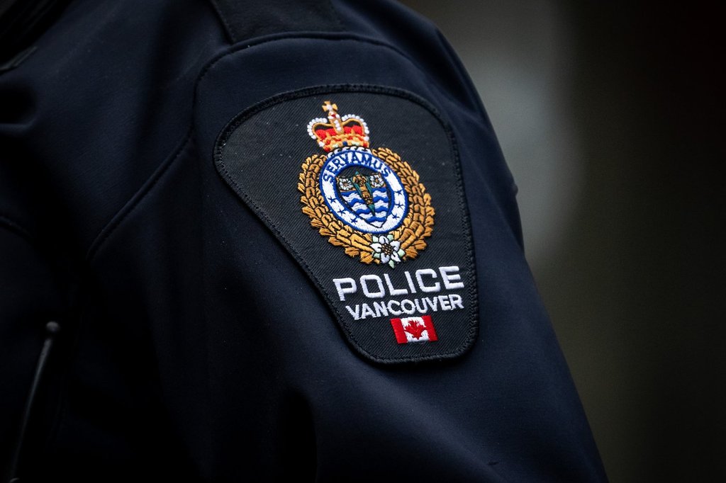 Тийнейджър е обвинен в нападение за предполагаемо намушкване на таксиметров