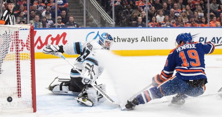 Зак Хайман имаше два гола и асистенция а Райън Нуджент Хопкинс