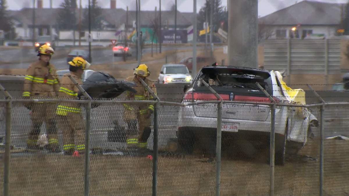 The CPS Traffic Reconstruction Unit is investigating a fatal car crash and fire on S.W. Crowchild Trail that happened shortly before 9 a.m. on Wednesday.