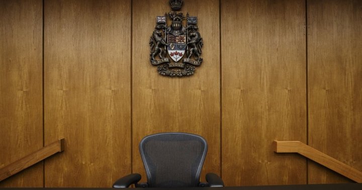 съдия в Алберта е изхвърлил случая на човек обвинен в