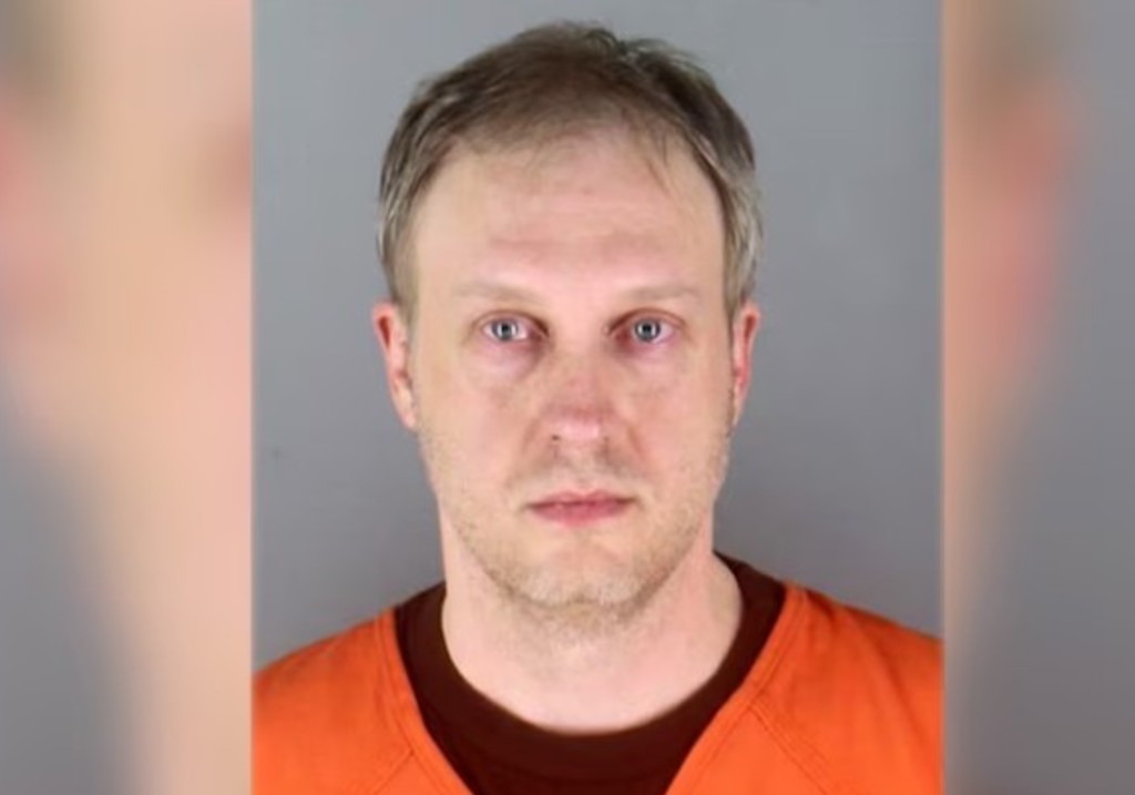 Сенатор на щата Минесота е обвинен в опит за принуда