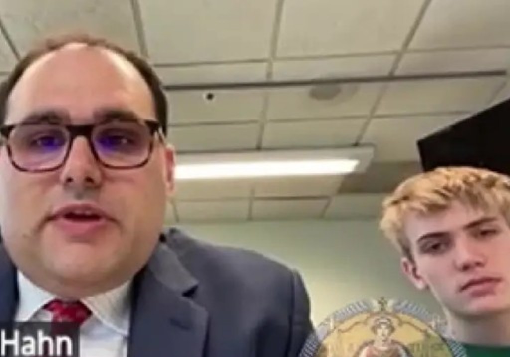 15 годишно момче от Уисконсин обвинено в убийството на майка си