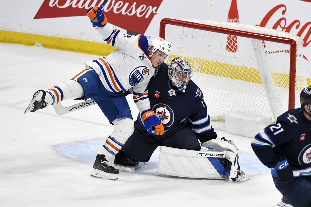 с една редовна игра на сезона останал за джетите на