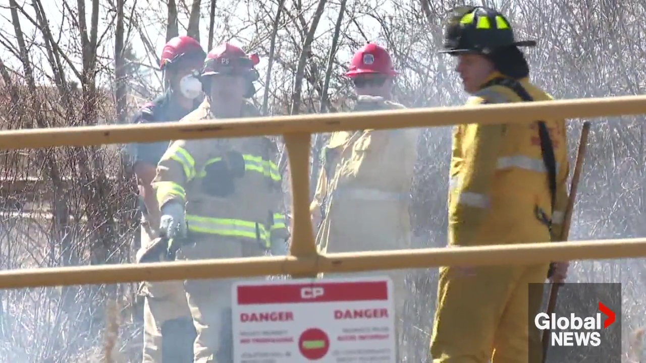 Пролетният сезон на пожар е в ход когато зимният сняг