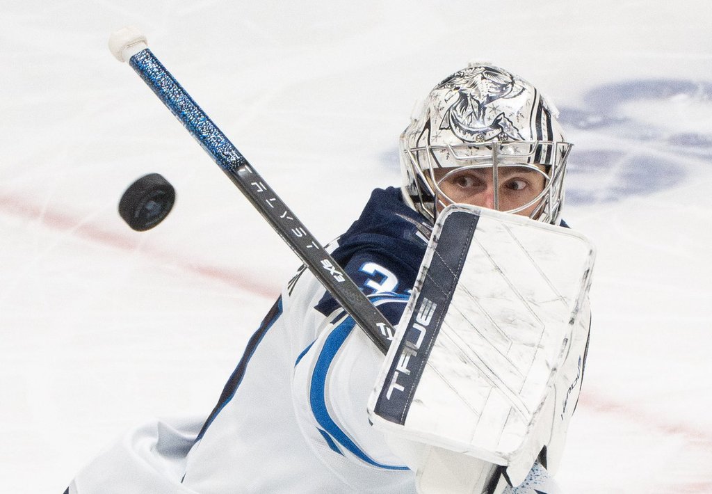 Конър Хелебуйк ще почука на вратата на Скот Арнил или