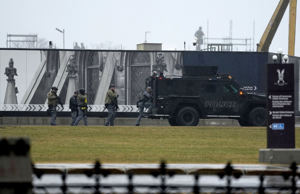 Остават въпроси за полицията в Отава тази сутрин след арест