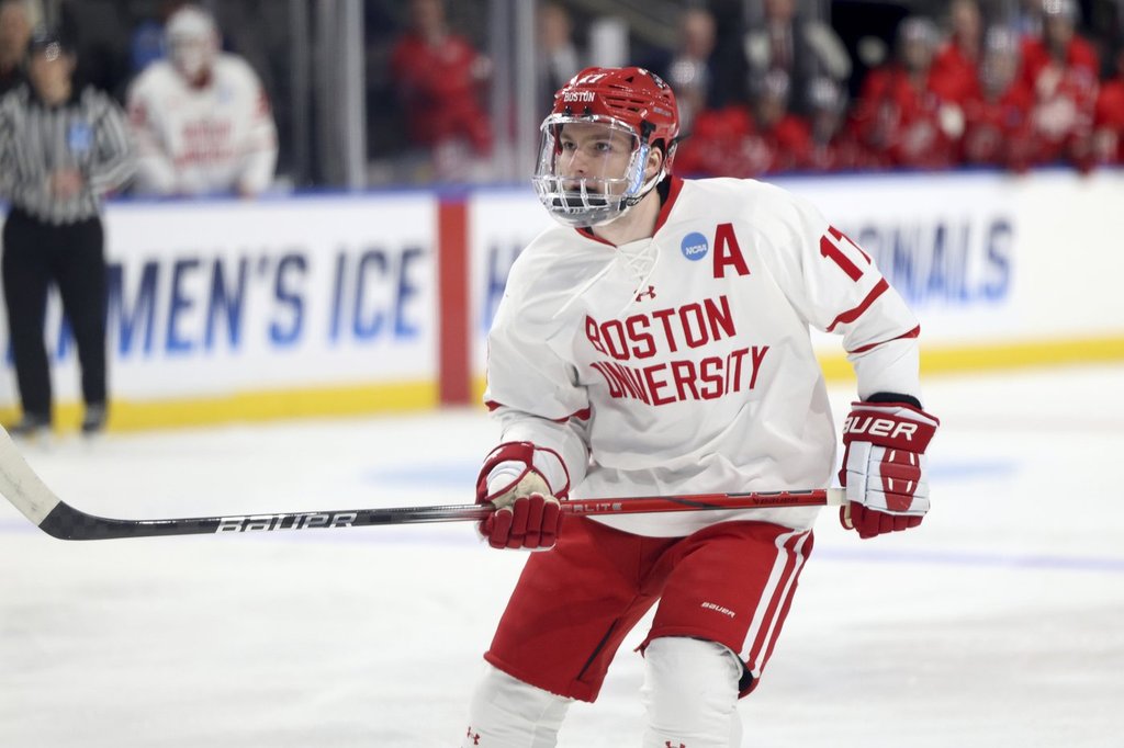 Едмънтън Ойлърс подписа напред Куин Хътсън на двугодишен договор за