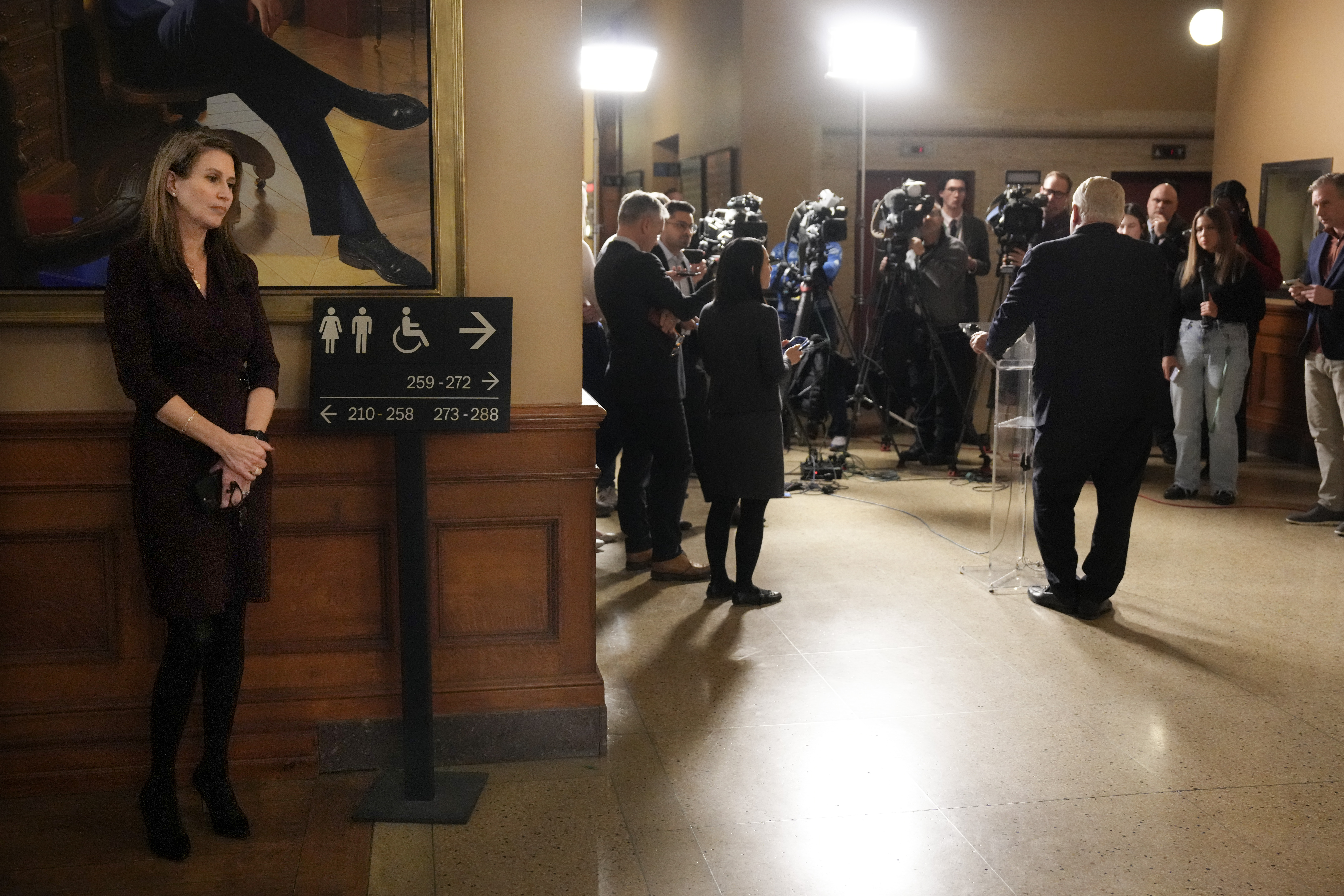 Седмици след като каза че неговият каук ще бъде твърде