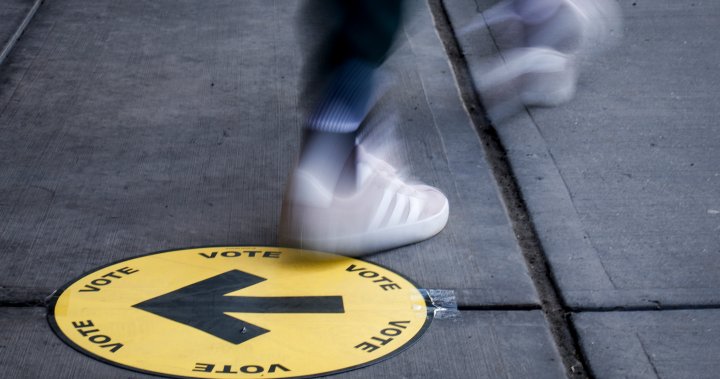 канадците се разделят между възрастовите групи както и партийните линии