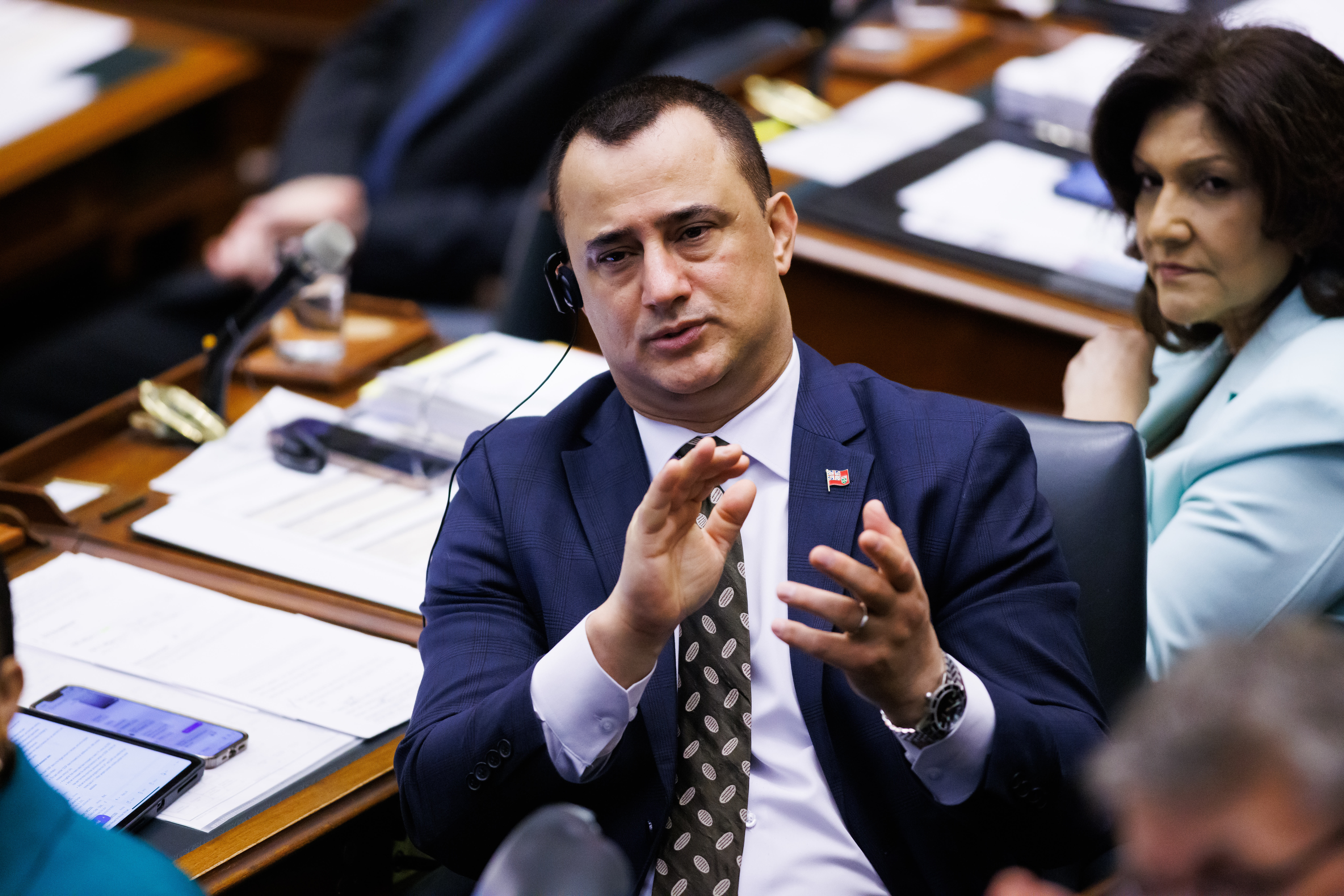 Правителството на Ford настоява за промени в това как организациите